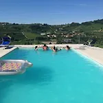 Casa Roberto Pool With Bar 5 Bedrooms 2 Bathrooms Great For Groups Castel Rocchero