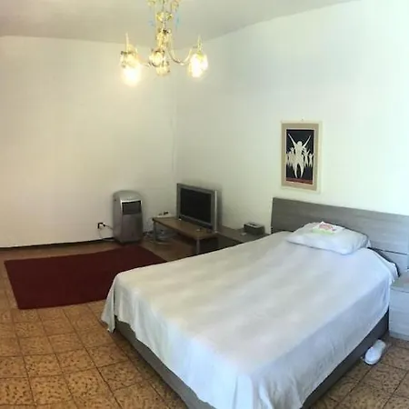 Casa Roberto Pool With Bar 5 Bedrooms 2 Bathrooms Great For Groups Castel Rocchero